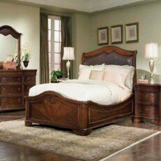 Спальня классического формата с мебелью на века